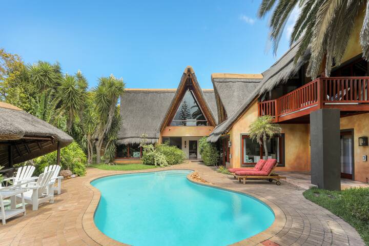 African Dream | 4BR Villa with Pool in Constantia