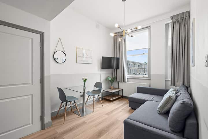 Modern Kensington Flat, Walk To Tube - Hammersmith - London