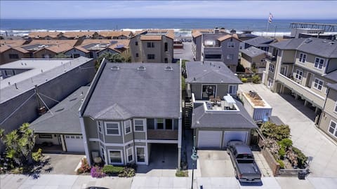 Game room, 20 min to SF, hot tub, beach 1 block