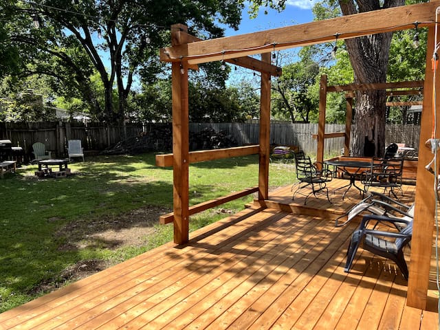 South Austin 3BR Oasis w/ Deck & Yard