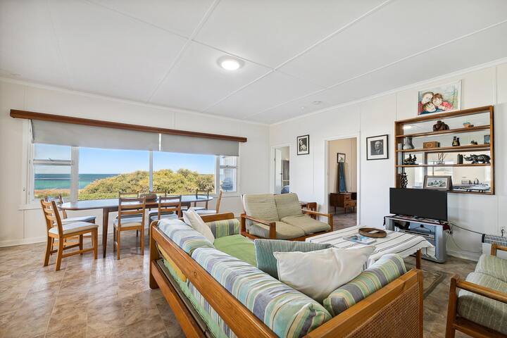 The Blue Beach House, 3 * accommodation 5 * view gallery image 5