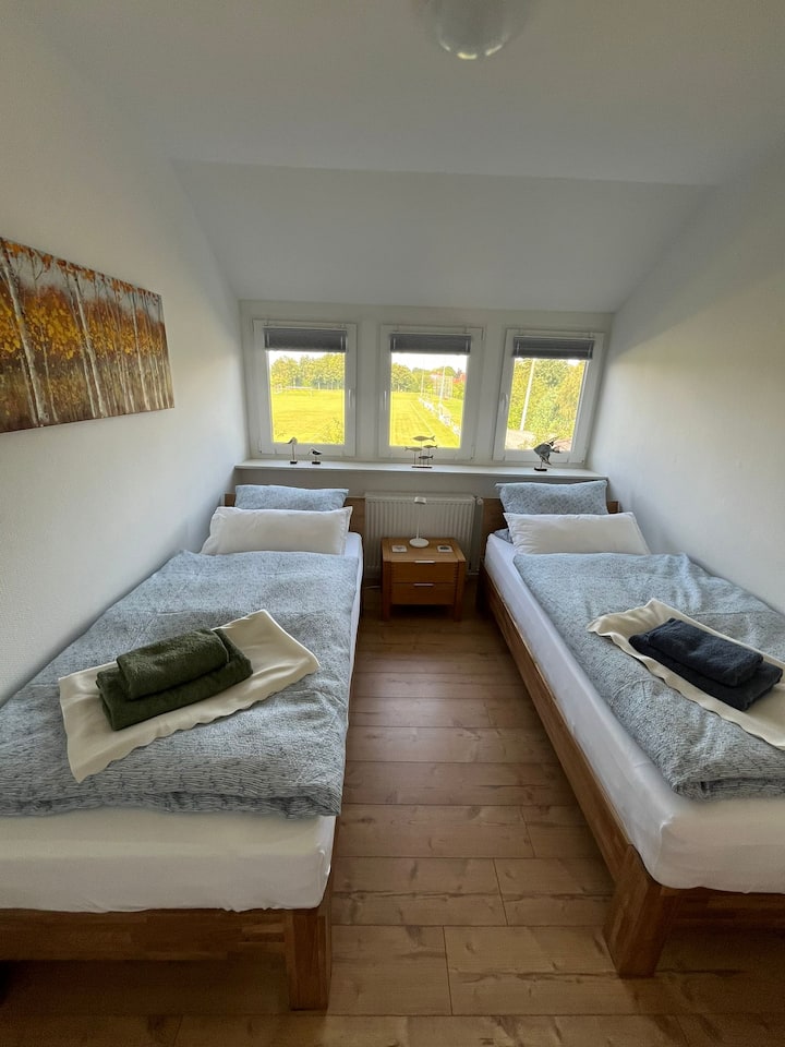 غرفة نوم صغيرة