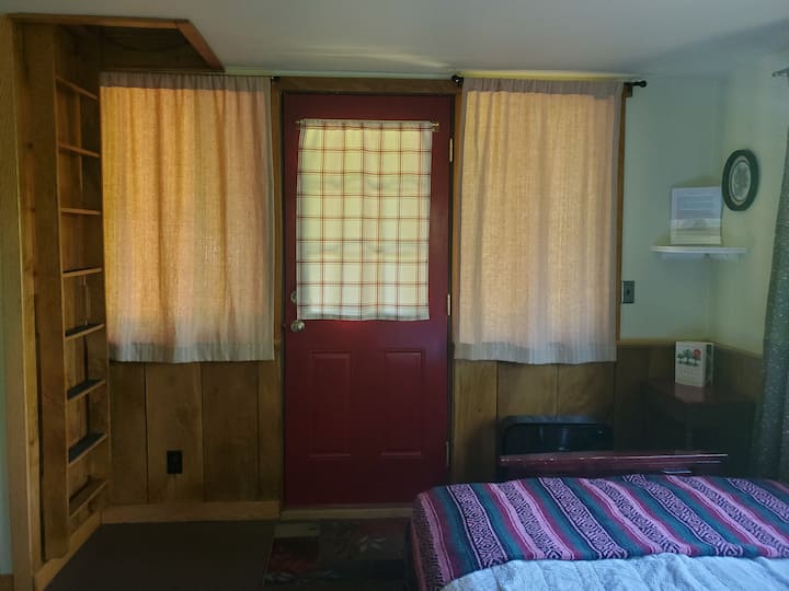Oak Hill Cabin - Bethany, OR