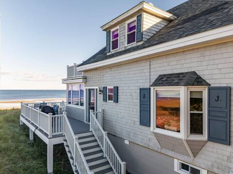 Gorgeous Oceanfront Beach House