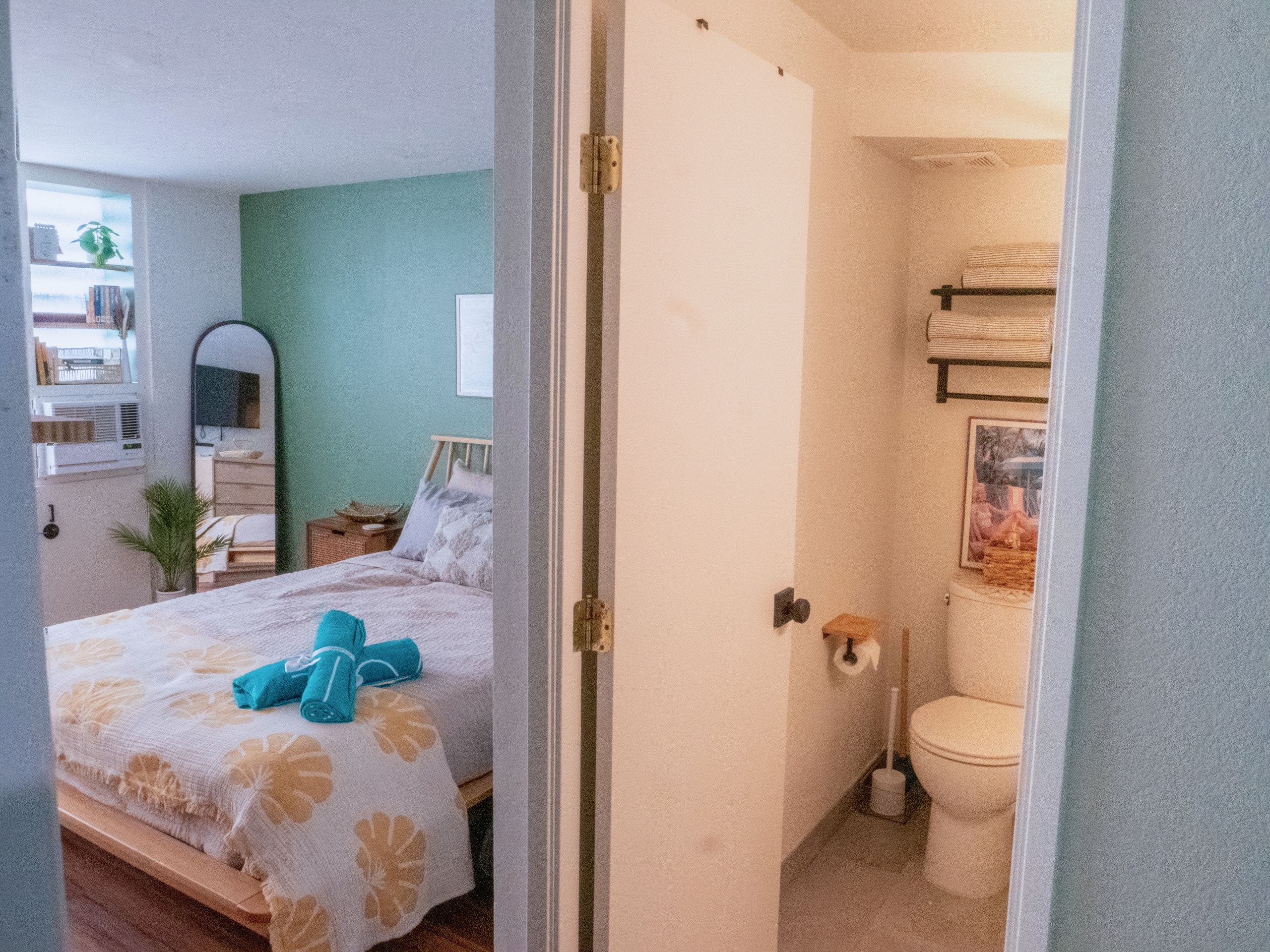 Condo in Honolulu · ★4.83 · Studio · 1 bed · 1 bath - Image 3