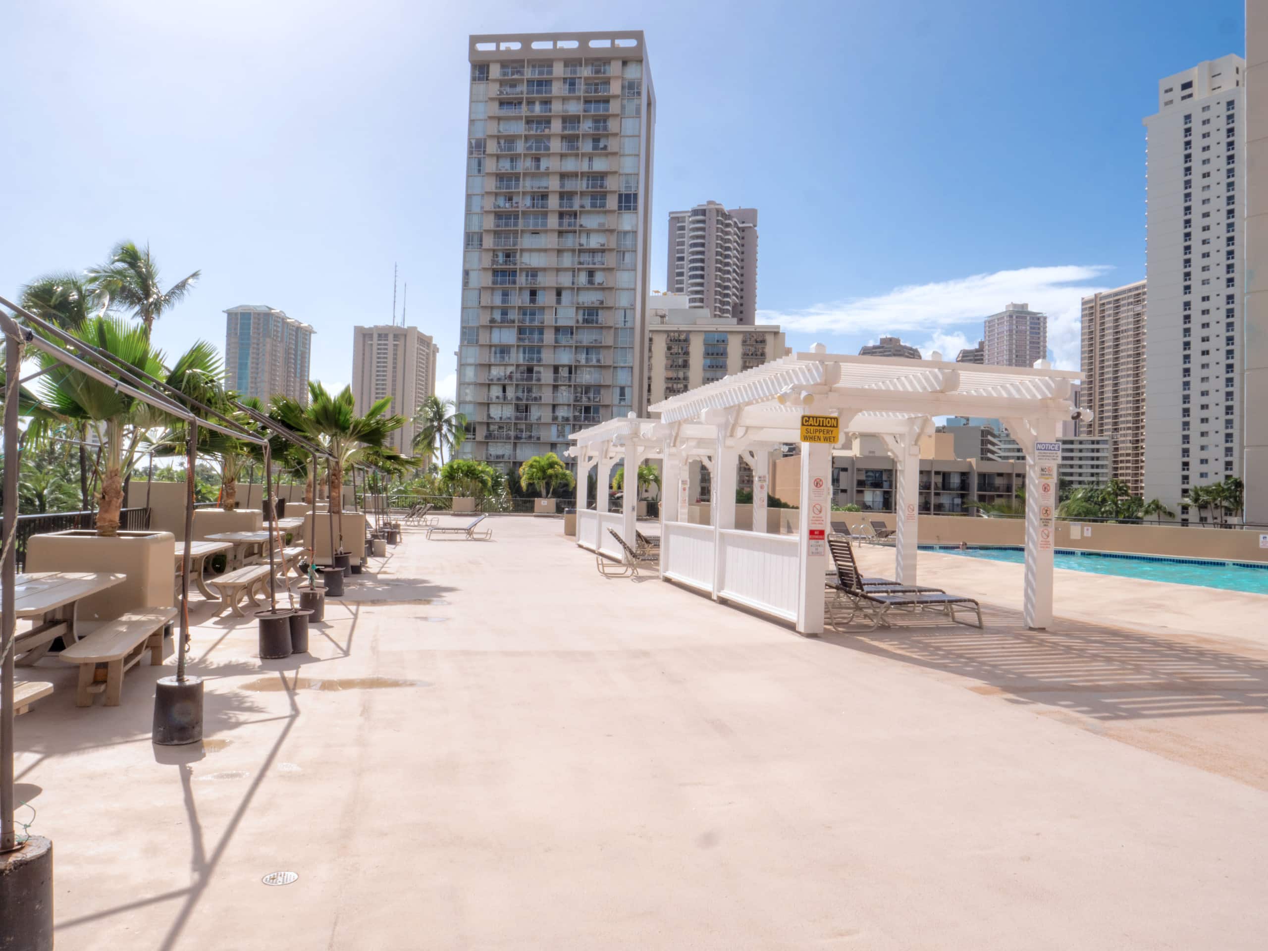 Condo in Honolulu · ★4.83 · Studio · 1 bed · 1 bath - Image 8