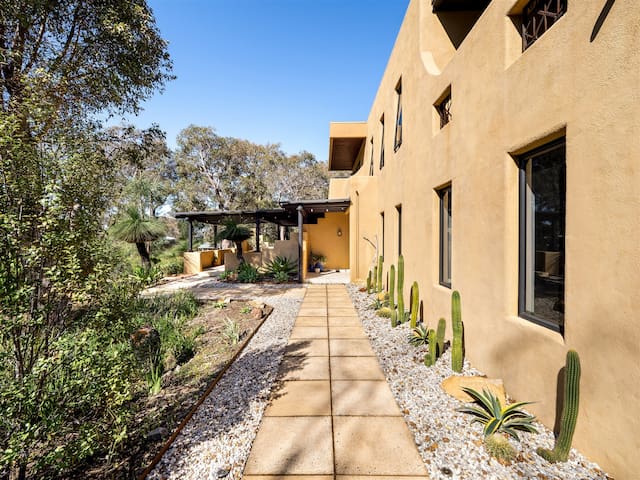 La Casa Gracie, Grasstree Sanctuary in Gracetown 8