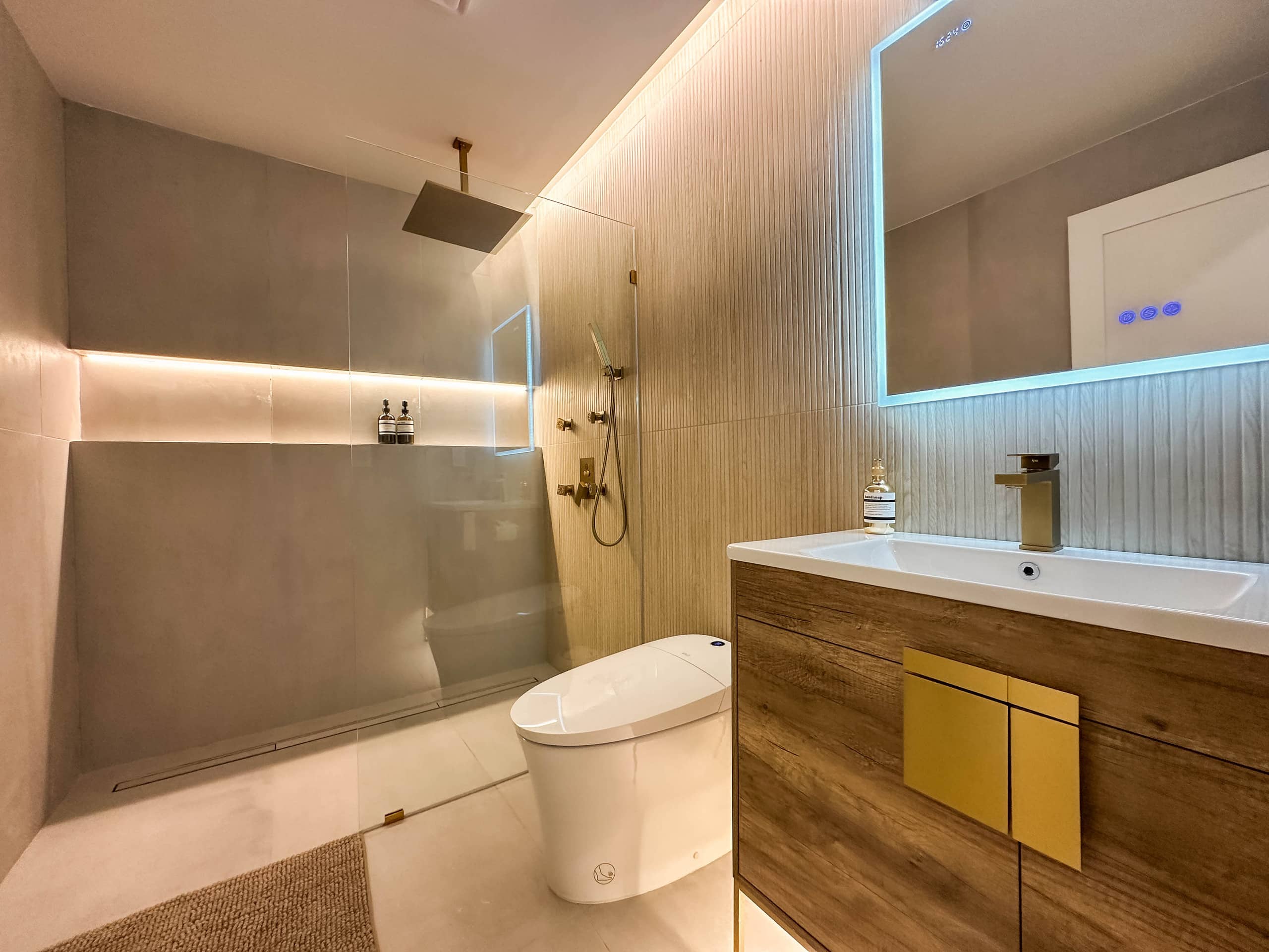 Home in San Francisco · ★4.95 · 4 bedrooms · 6 beds · 2 baths - Image 44