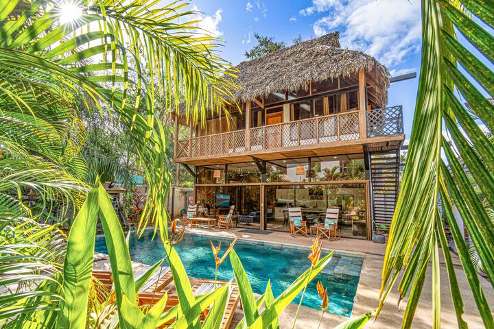 Breezy Tiki Hut w/Pool in Playa Avellanas Sleeps10