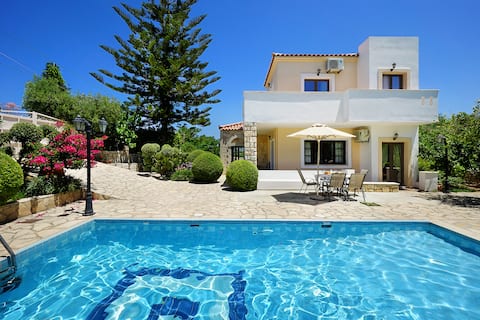 Villa Melini, 2 BD, 2 BA, private pool, charming