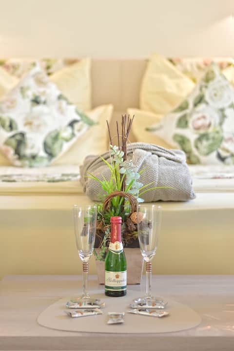 Stay with Viktoria - Apartment Romantic
