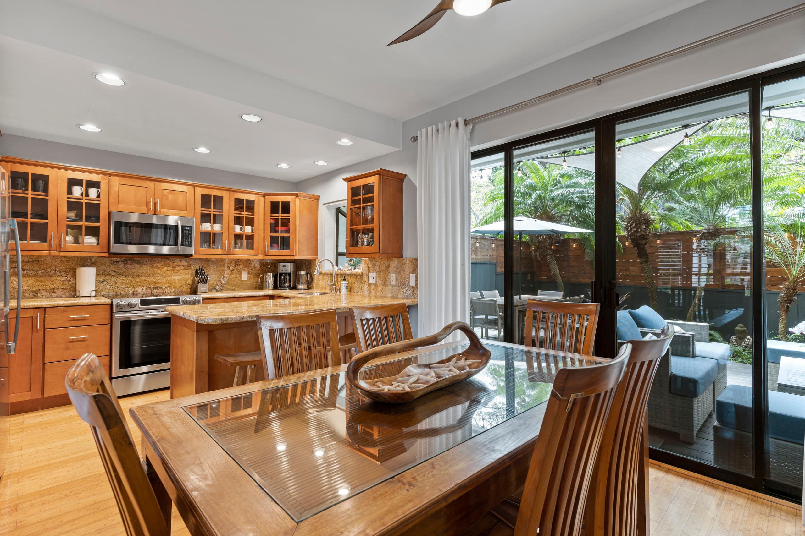 Townhouse in Lahaina · ★4.96 · 3 bedrooms · 5 beds · 2.5 private baths - Image 7