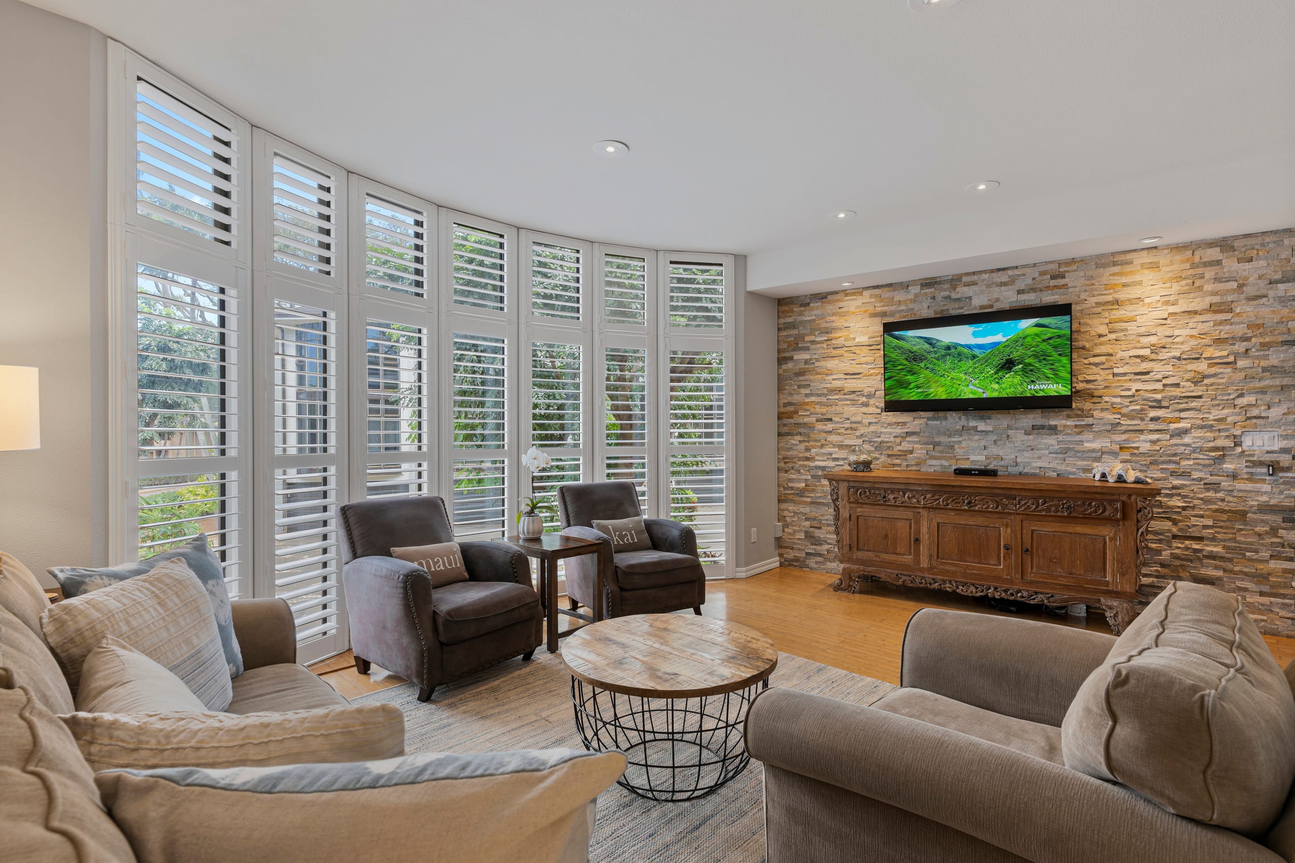 Townhouse in Lahaina · ★4.96 · 3 bedrooms · 5 beds · 2.5 private baths - Image 3