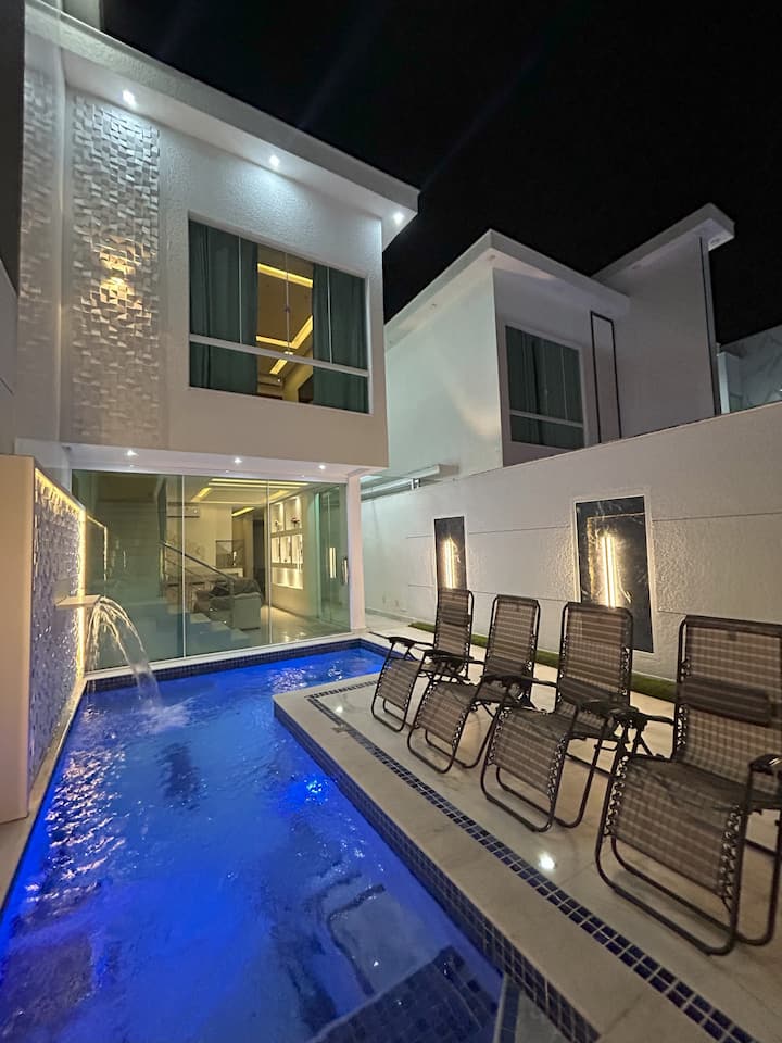 Boa Beach House with private pool