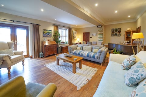 Popular Airbnb listing: Cadshaw Country Views in Blackburn With Darwen