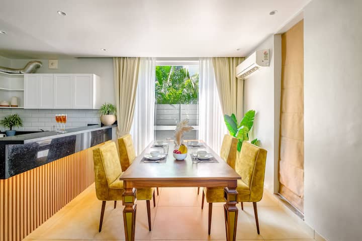 Dining area image 1