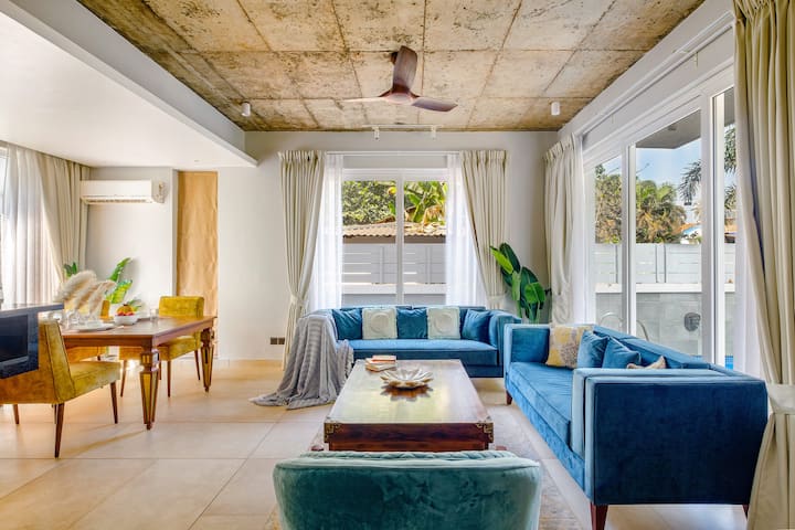 Living room image 2