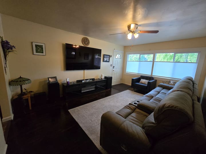 Spacious Central Greeley Home! - Adventure Island, Greeley