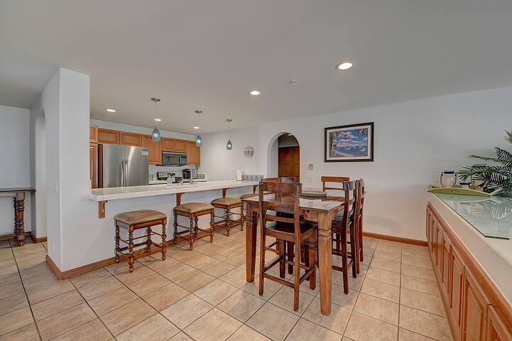 Hamilton Cove “Island Oasis + AC” gallery image 5