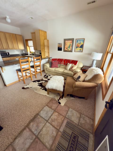 Top performing Airbnb: Peaceful Mtn 2BR | Near WP & RMNP | Dog-Friendly in Winter Park / Grand Lake