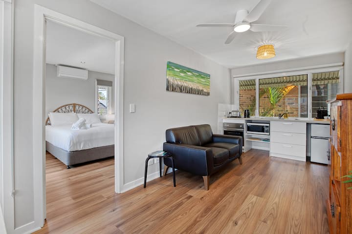 Pet-friendly Studio With Pool & Pontoon Access - Mooloolaba
