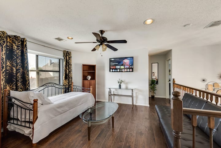 Shanti Castle/light-filled+airy/v.roomy-3300sqft - Plano, TX