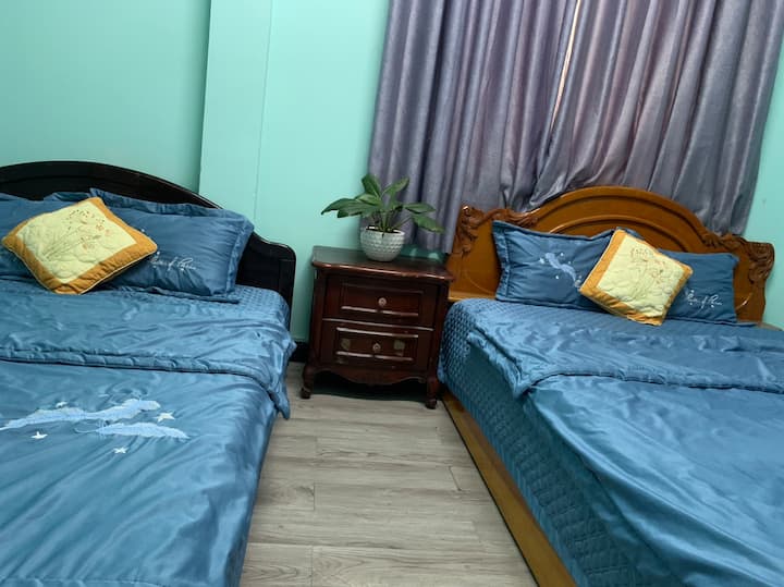 Spálňa 2 s oknom s dvoma lôžkami 1,6 x 2,0 m