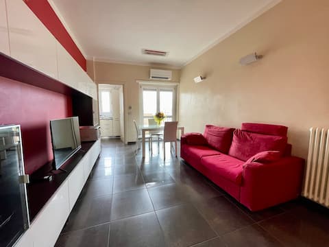 Top performing Airbnb: Luminoso & Moderno | 10 min Metro | Wi-Fi | AC in Torino