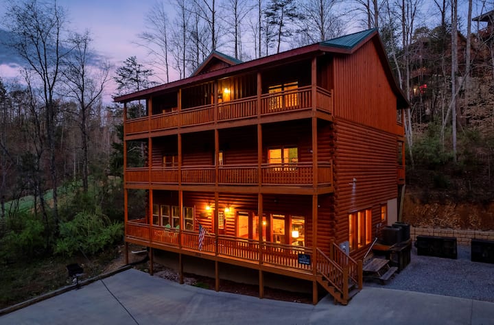 Massive Lodge-private Indoorpool - Pigeon Forge, TN