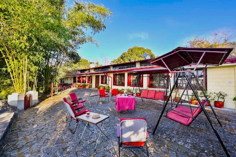Vintage 5BR Villa in Bhowali