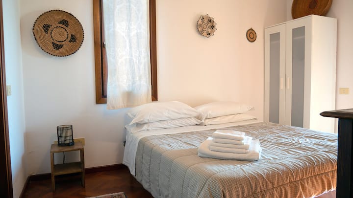 Room, private Bathroom & Terrace, beach 100mt far