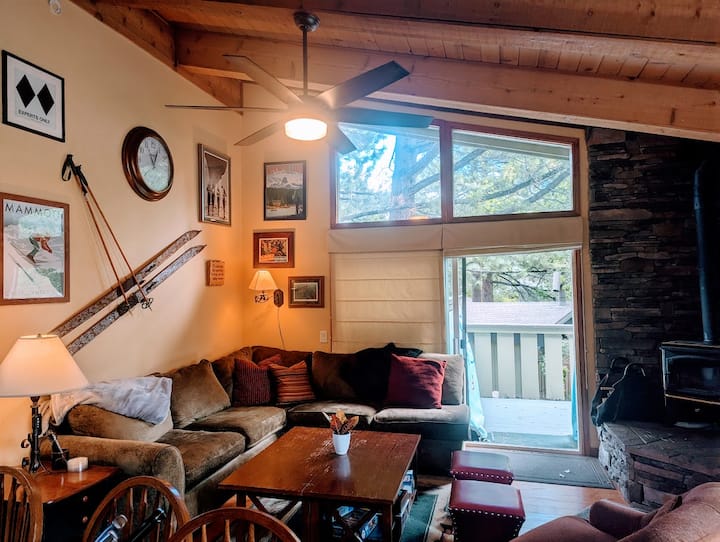 Large 4 Bed/3 Bath
Townhome On Red Shuttle Line - Mammoth Lakes, CA