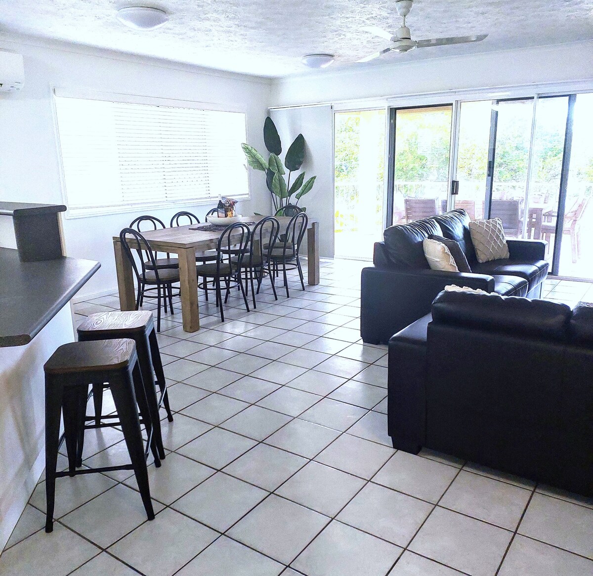 Successful Airbnb property: Perched by Strand Pier&Beach Townsville@sublimetsv in North Ward