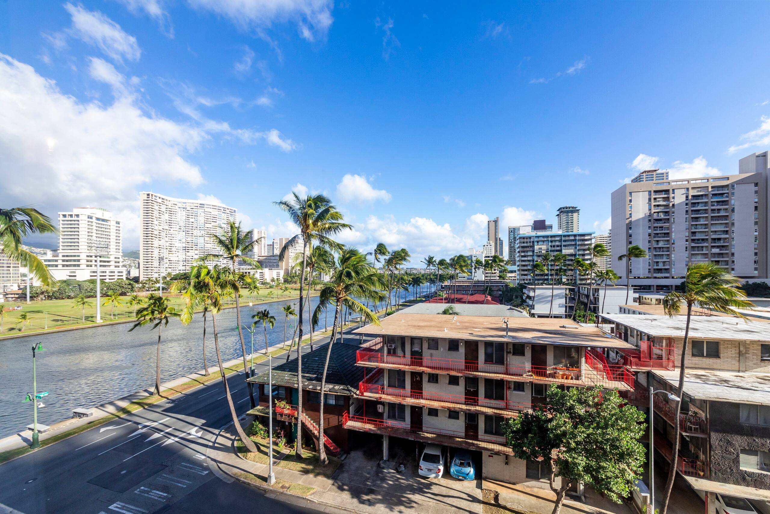 Condo in Honolulu · ★4.38 · Studio · 2 beds · 1 private bath - Image 20