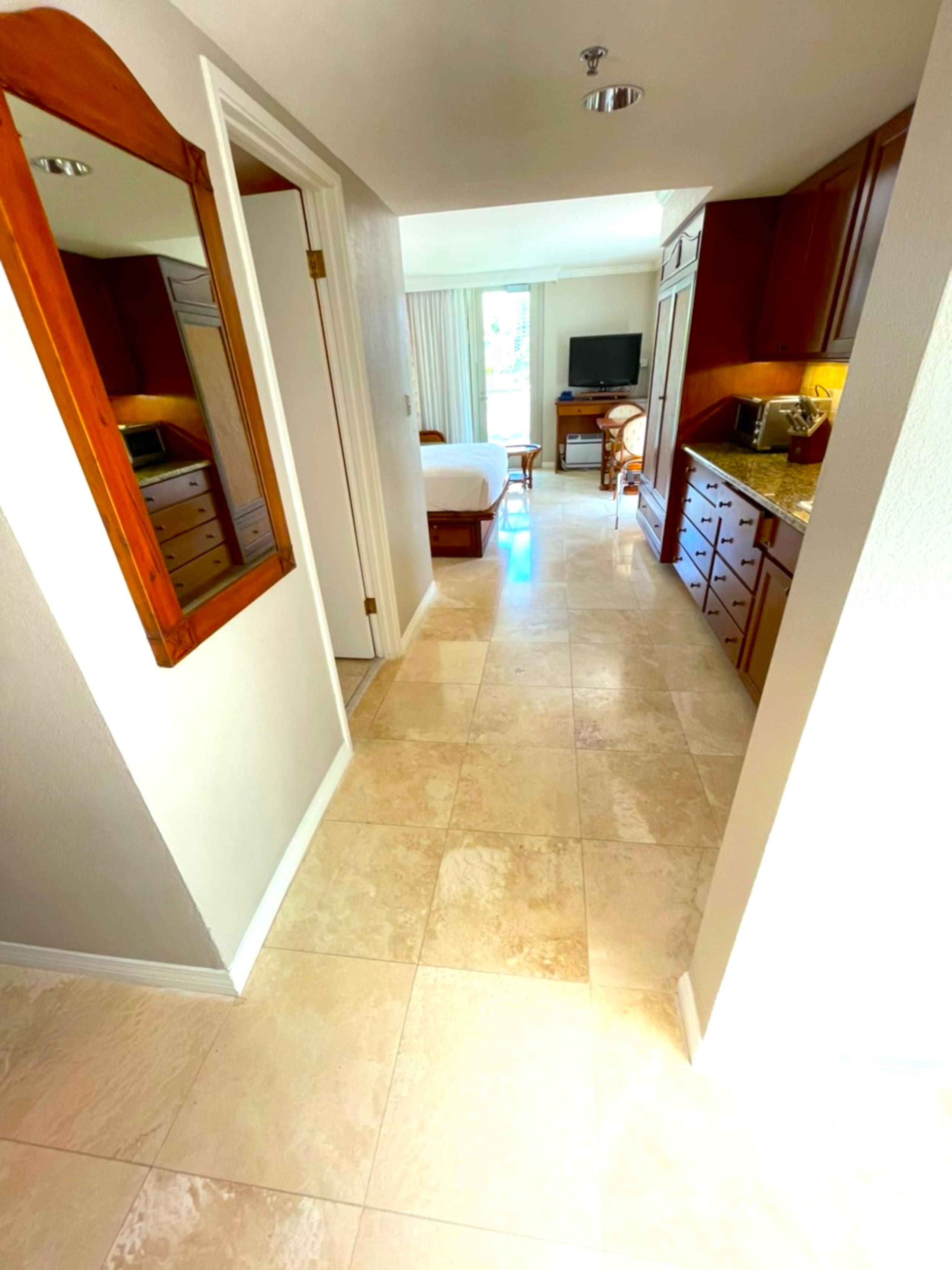 Condo in Honolulu · ★4.67 · Studio · 2 beds · 1 bath - Image 20