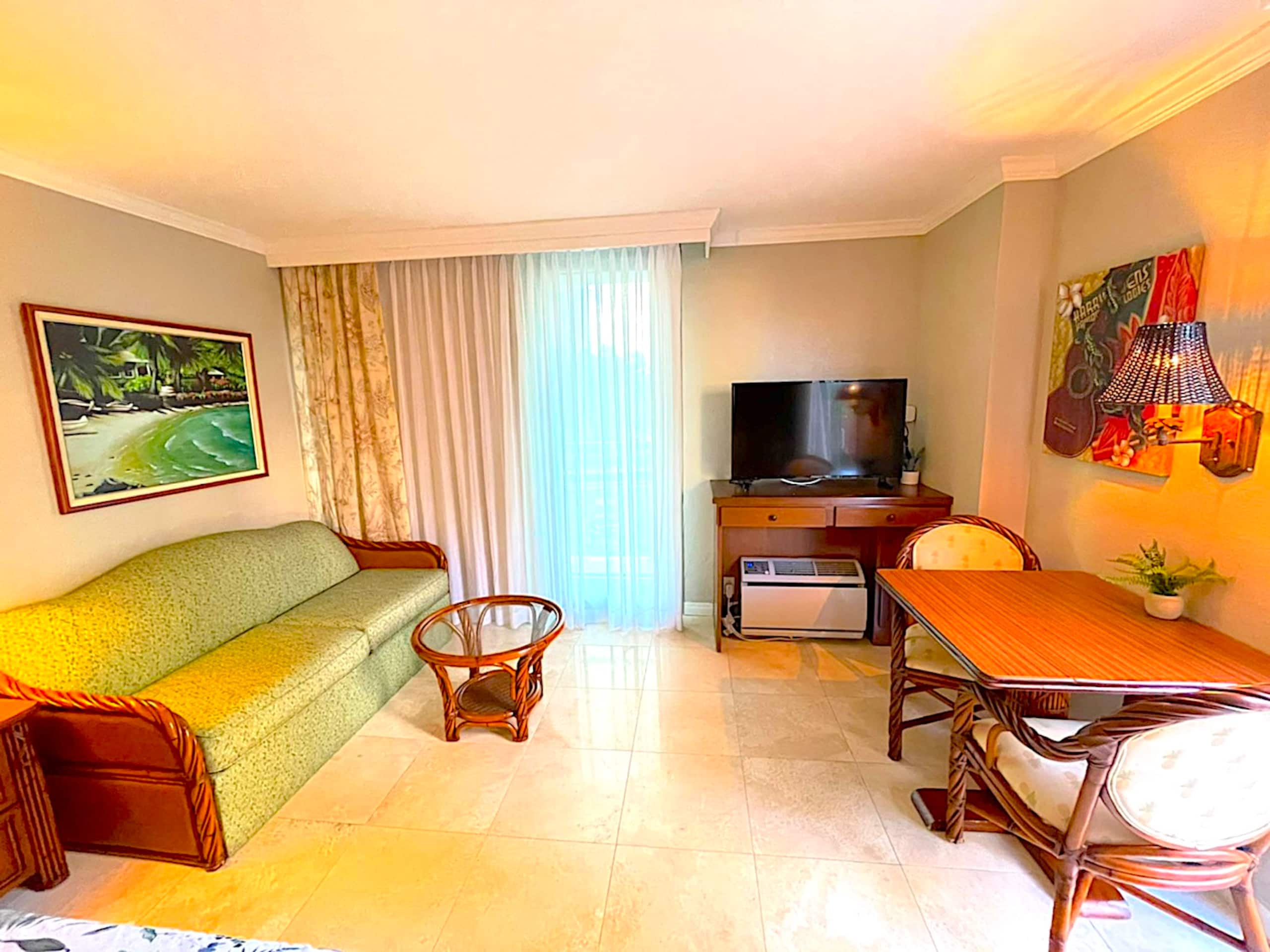 Condo in Honolulu · ★4.67 · Studio · 2 beds · 1 bath - Image 7
