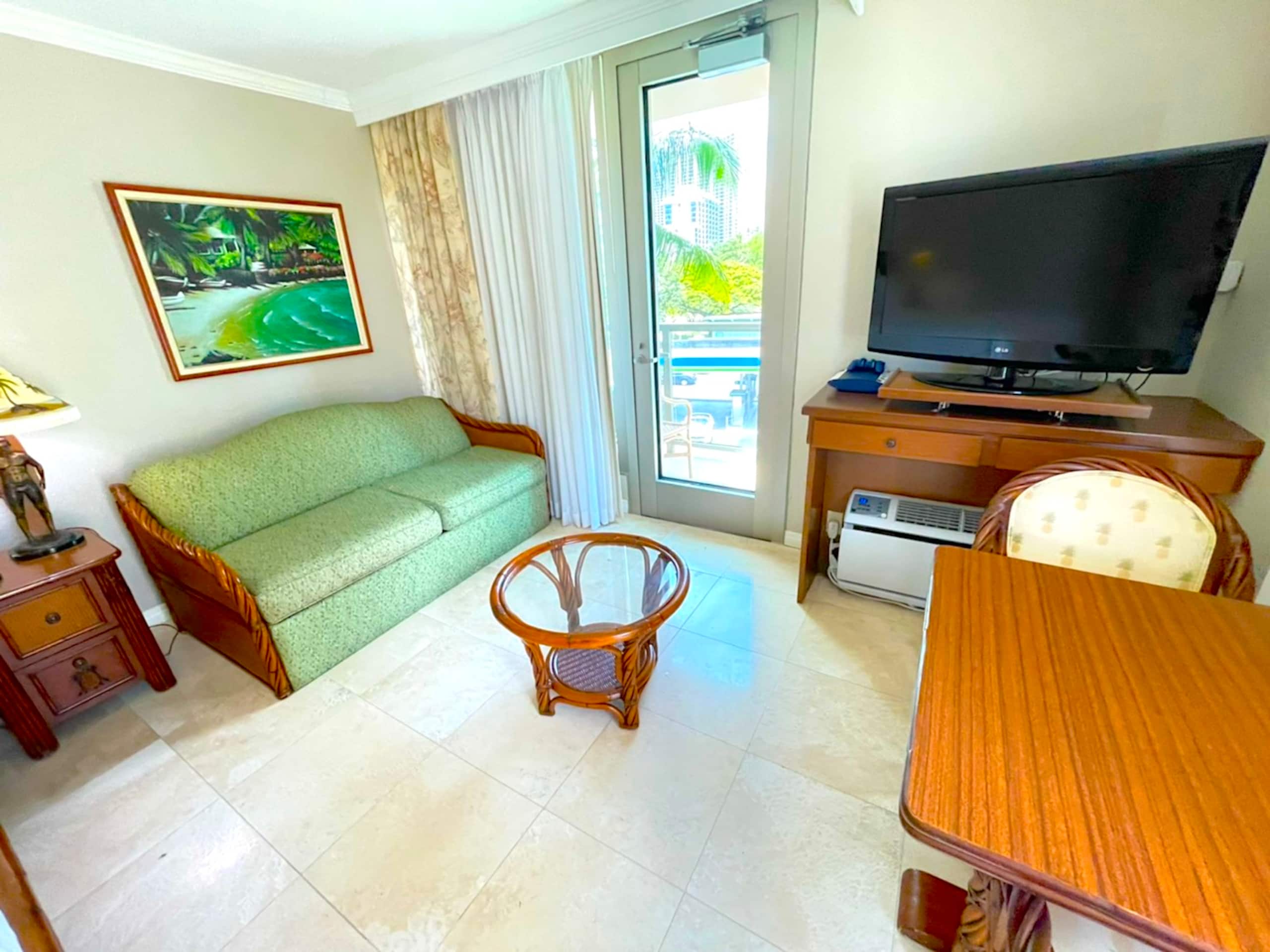 Condo in Honolulu · ★4.67 · Studio · 2 beds · 1 bath - Image 8