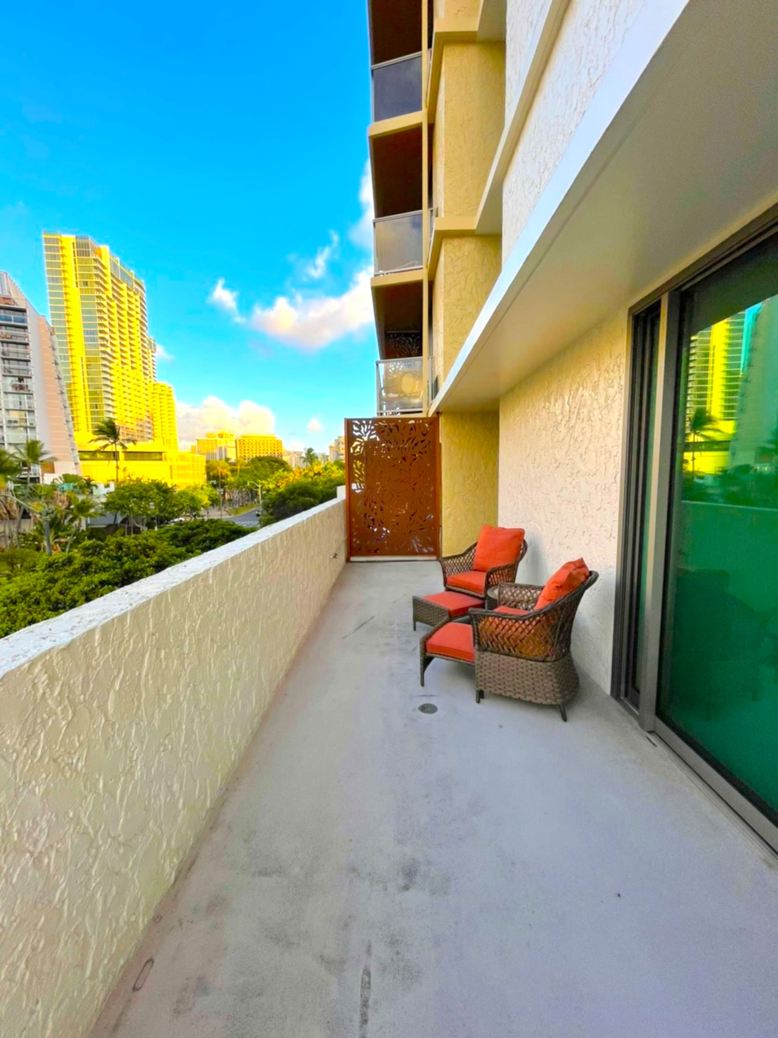 Condo in Honolulu · ★4.67 · Studio · 2 beds · 1 bath - Image 11