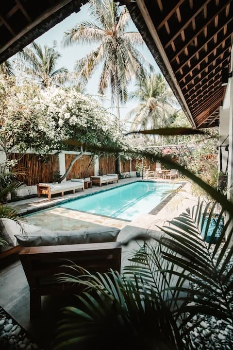 Stylish & Social 3BR Villa with Private 10m Pool