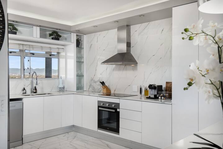 Luxury Knightsbridge Penthouse | Inverter & View gallery image 4