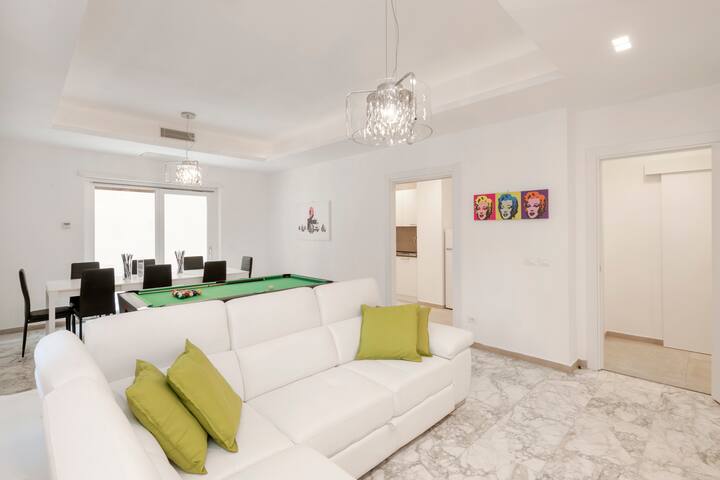 EasyStayRome | 10 Pax | 3 Baths | 1 Min from Metro gallery image 3