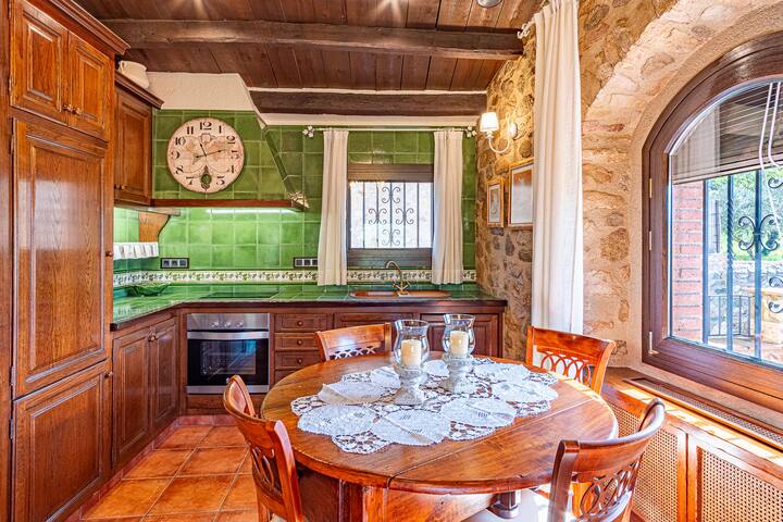 Cal Bisbe, Charming Rural Holiday House gallery image 4