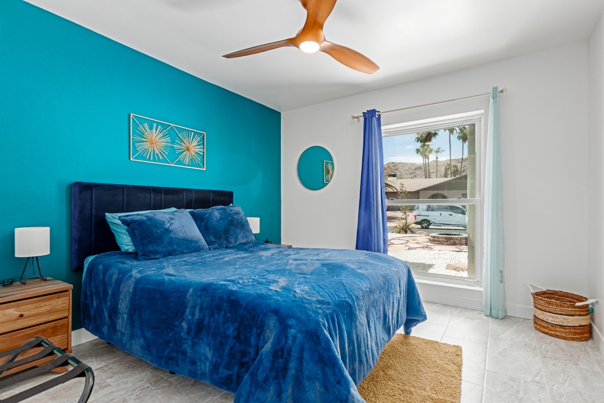 Bedroom | King Bed | Vibrant Blue Decor

