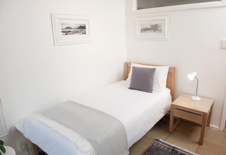 ერთი საძინებელი.