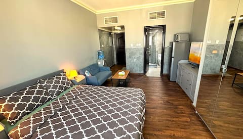 Super Economy Studio Open City View & Housekeeping