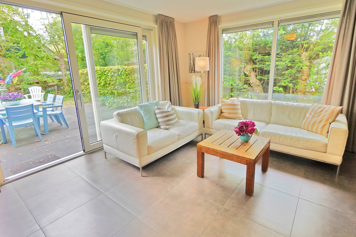 Top performing Airbnb: Quietly located Holiday villa with 2 Bathrooms in Sint Maartensvlotbrug