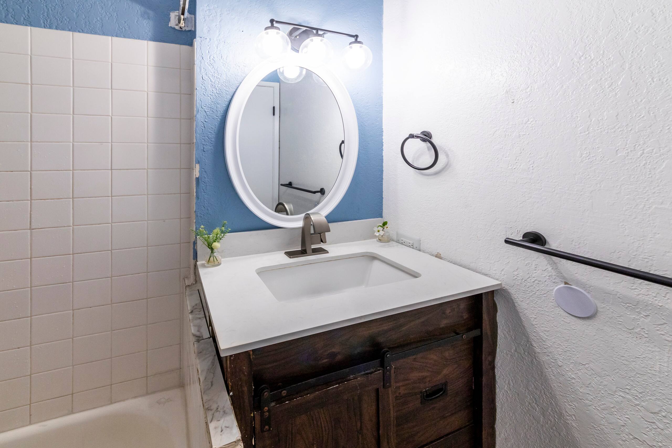 Condo in Honolulu · ★4.65 · Studio · 2 beds · 1 shared bath - Image 4