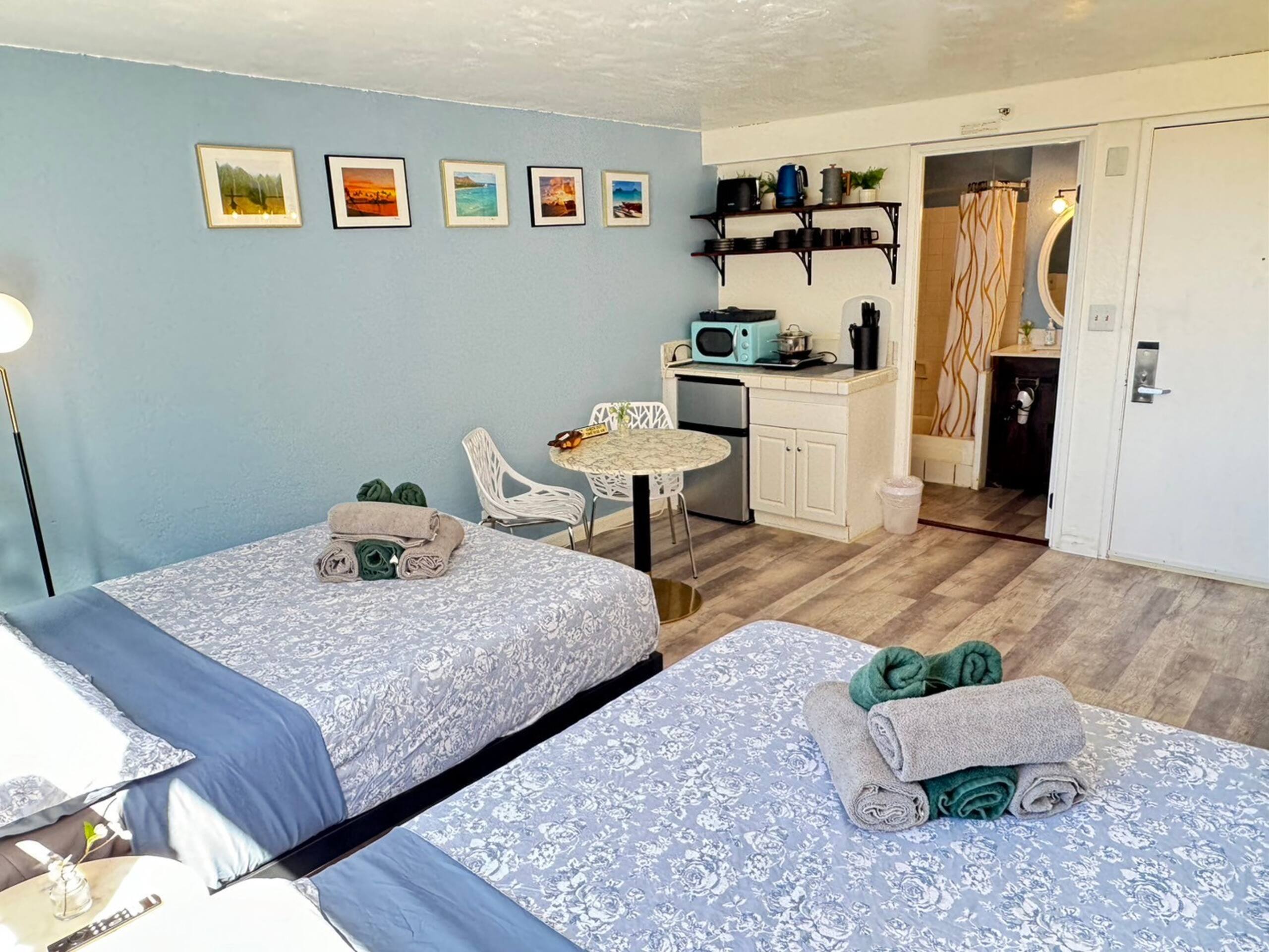 Condo in Honolulu · ★4.65 · Studio · 2 beds · 1 shared bath - Image 14