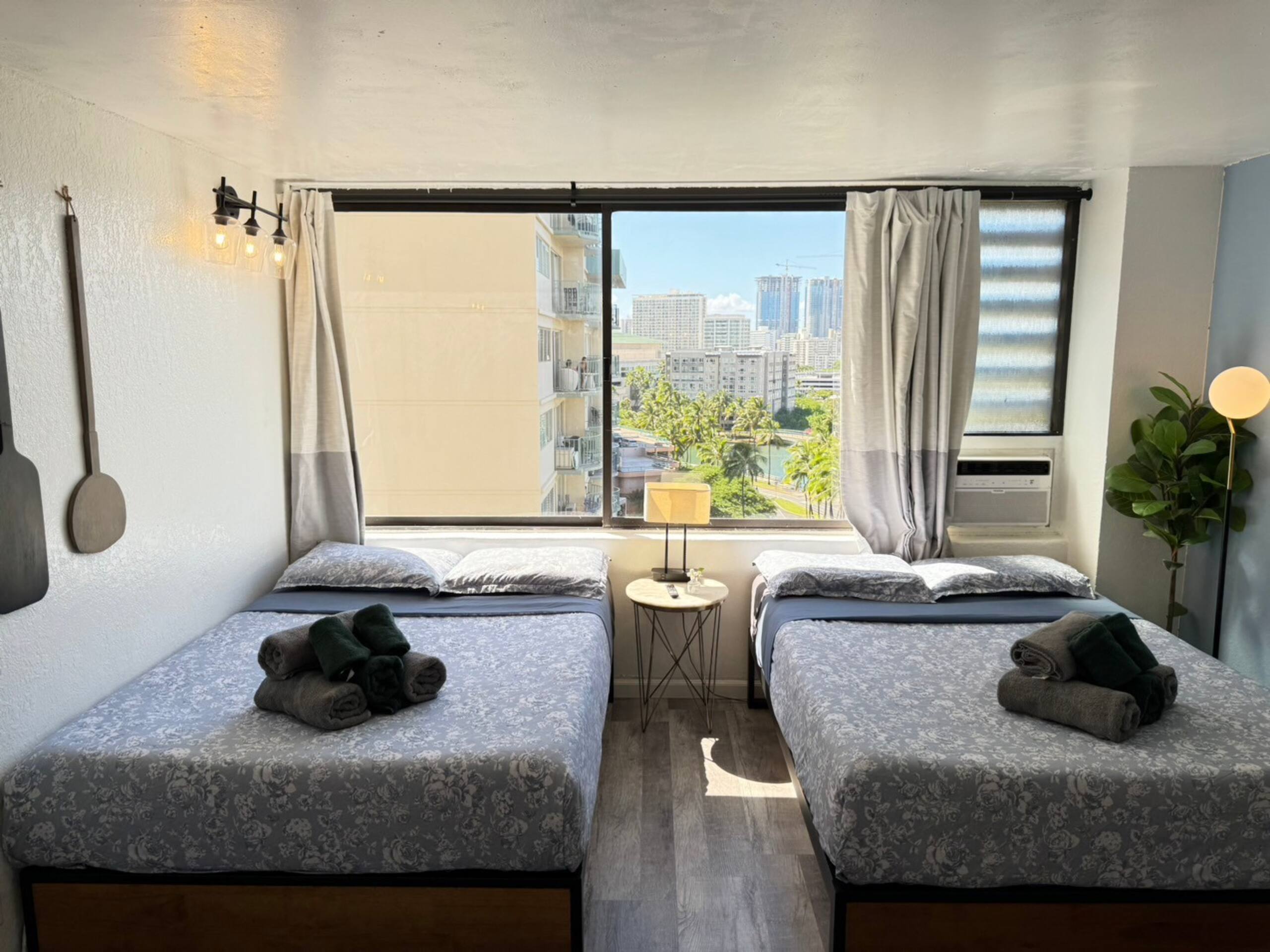 Condo in Honolulu · ★4.65 · Studio · 2 beds · 1 shared bath - Image 17
