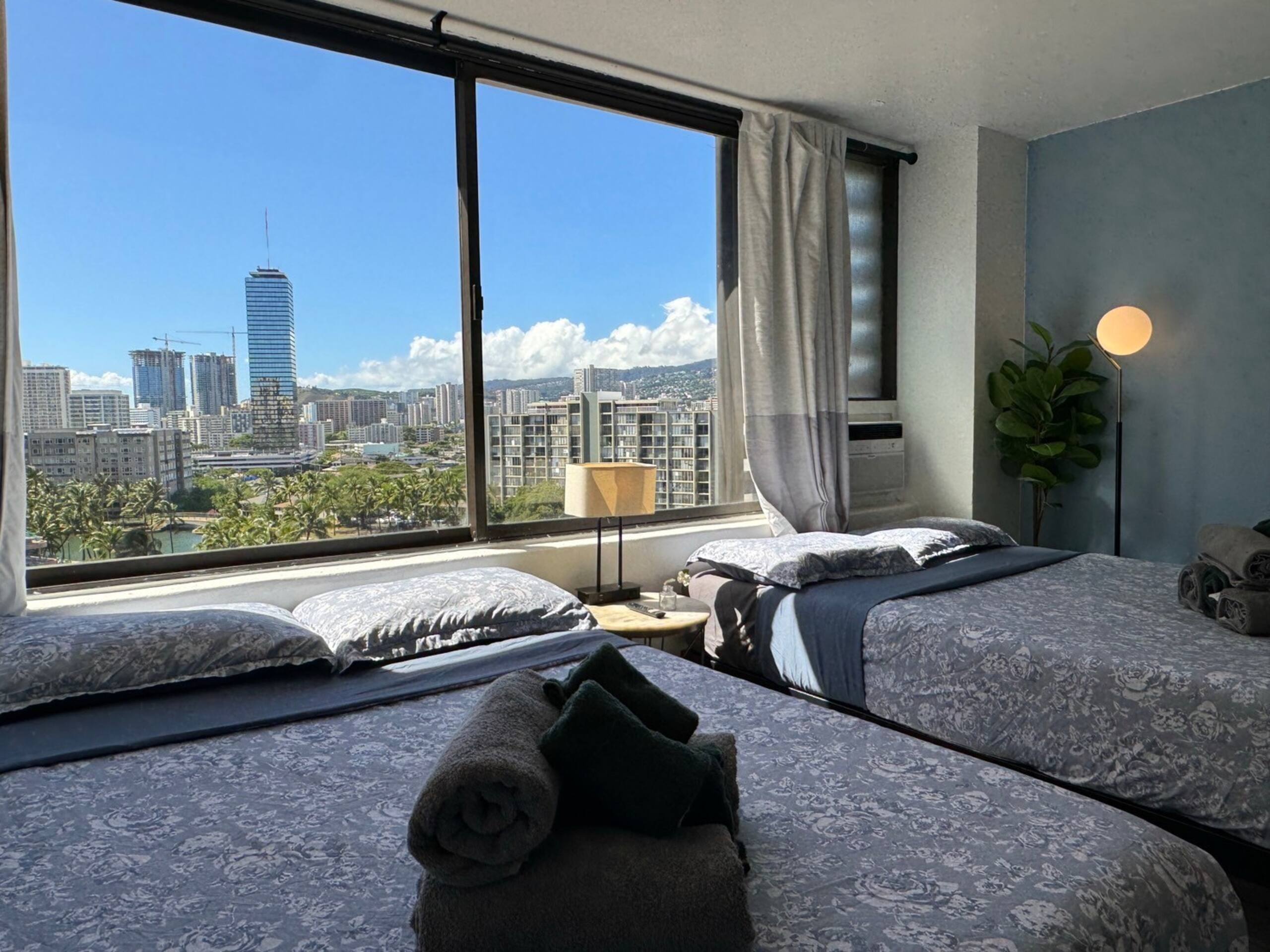 Condo in Honolulu · ★4.65 · Studio · 2 beds · 1 shared bath - Image 15